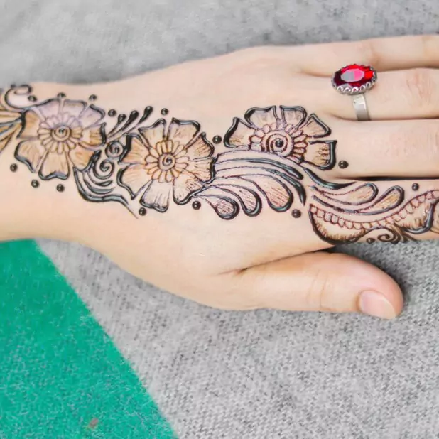 girlish mehndi design